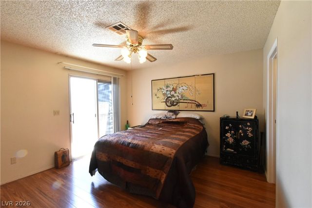 5851 Medallion Drive 101, Las Vegas, NV 89122