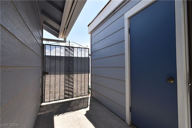 5851 Medallion Drive 101, Las Vegas, NV 89122