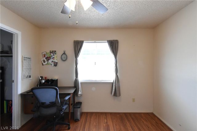 5851 Medallion Drive 101, Las Vegas, NV 89122