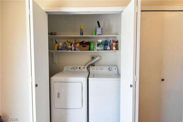5851 Medallion Drive 101, Las Vegas, NV 89122