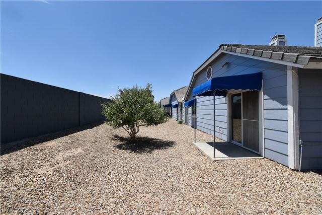 5851 Medallion Drive 101, Las Vegas, NV 89122