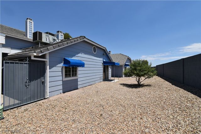 5851 Medallion Drive 101, Las Vegas, NV 89122