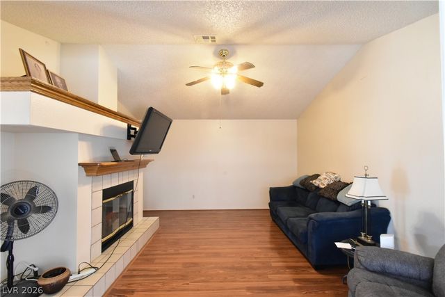 5851 Medallion Drive 101, Las Vegas, NV 89122