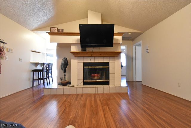 5851 Medallion Drive 101, Las Vegas, NV 89122