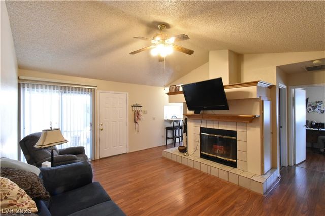 5851 Medallion Drive 101, Las Vegas, NV 89122