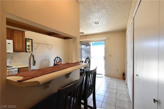 5851 Medallion Drive 101, Las Vegas, NV 89122