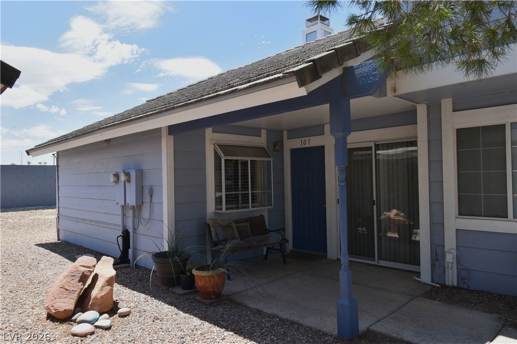 5851 Medallion Drive 101, Las Vegas, NV 89122