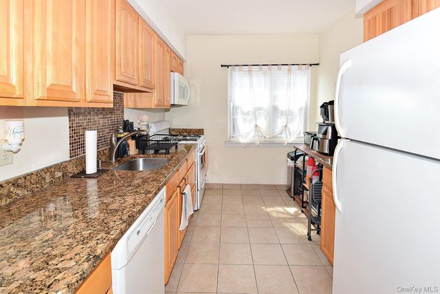 7553 197th Street, Fresh Meadows, NY 11366