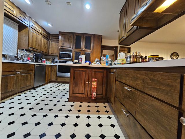 742 E Smith Street, Springfield, MO 65803