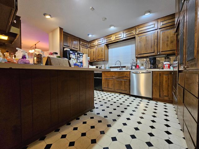 742 E Smith Street, Springfield, MO 65803