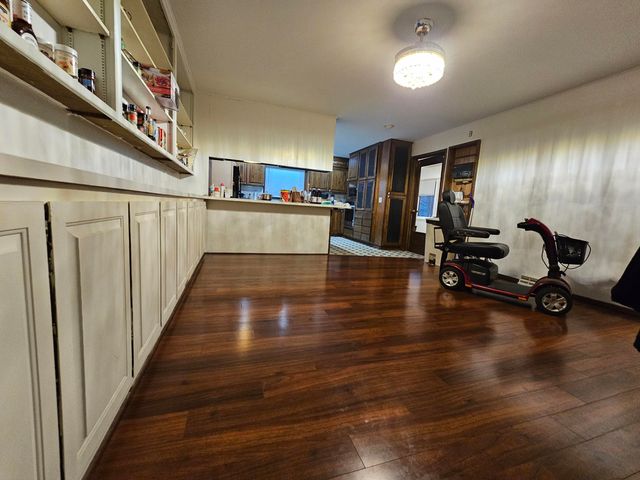 742 E Smith Street, Springfield, MO 65803