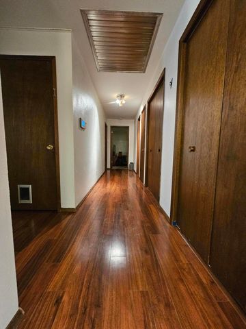 742 E Smith Street, Springfield, MO 65803