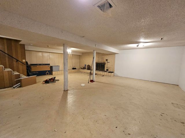 742 E Smith Street, Springfield, MO 65803