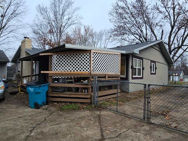 742 E Smith Street, Springfield, MO 65803