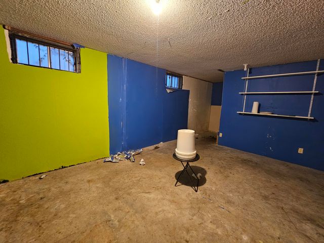 742 E Smith Street, Springfield, MO 65803