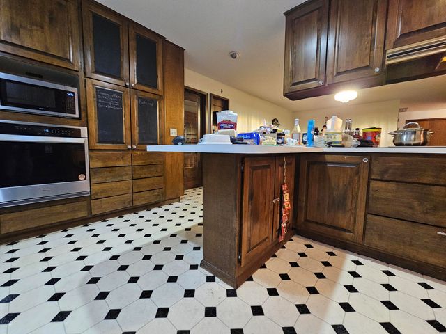 742 E Smith Street, Springfield, MO 65803