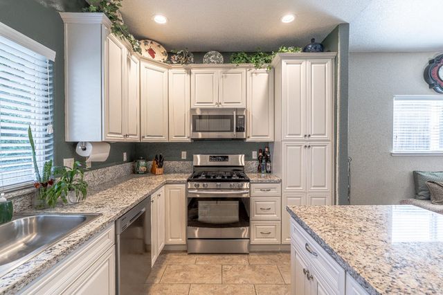 728 Patton Dr, Roseville, CA 95747