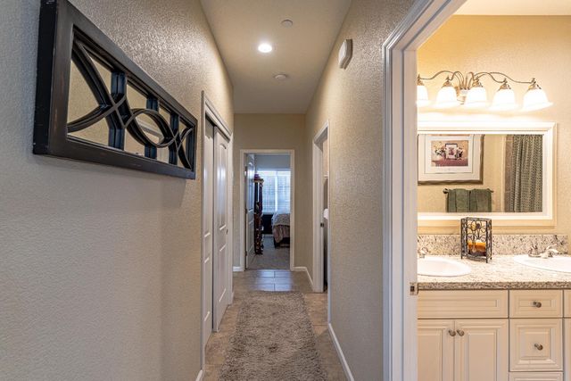 728 Patton Dr, Roseville, CA 95747