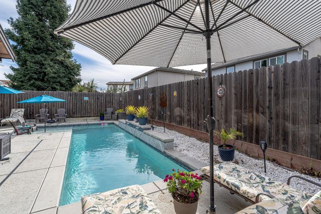 728 Patton Dr, Roseville, CA 95747