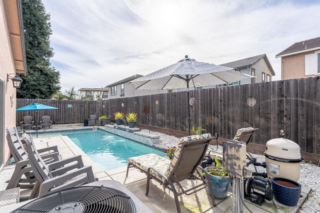 728 Patton Dr, Roseville, CA 95747