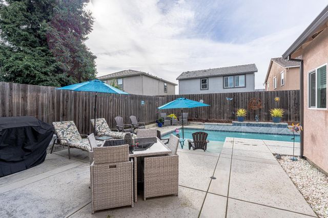 728 Patton Dr, Roseville, CA 95747