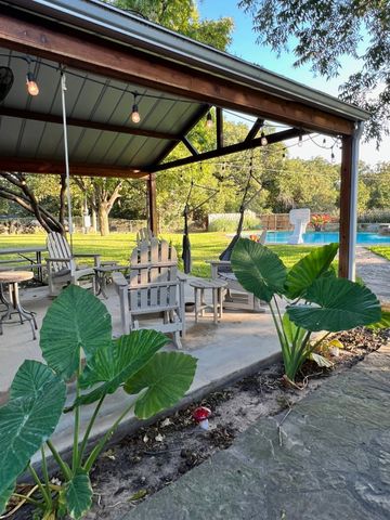 218 Palmer Drive, Comanche, TX 76442