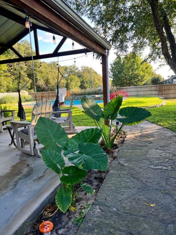 218 Palmer Drive, Comanche, TX 76442