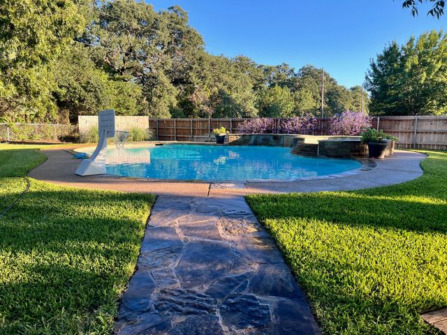 218 Palmer Drive, Comanche, TX 76442