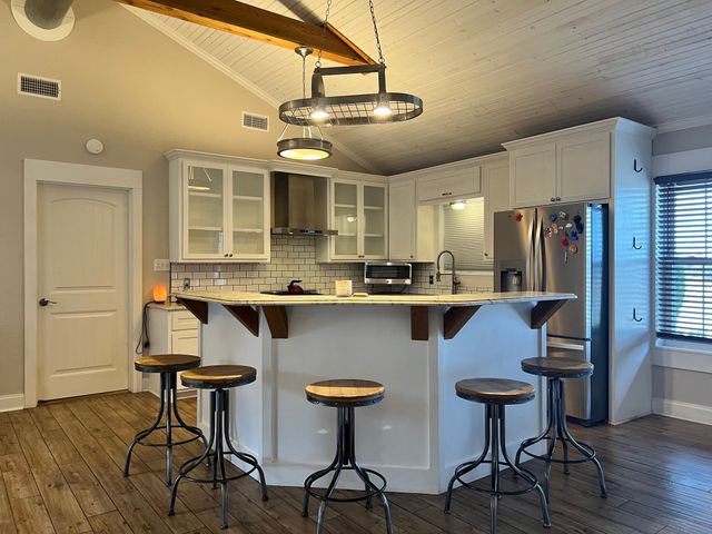 218 Palmer Drive, Comanche, TX 76442