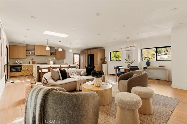 5105 Tendilla, Woodland Hills, CA 91364