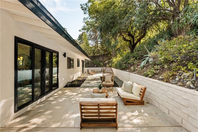 5105 Tendilla, Woodland Hills, CA 91364