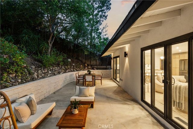 5105 Tendilla, Woodland Hills, CA 91364