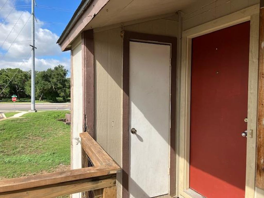 9902 Roxanna DR C, Austin, TX 78748