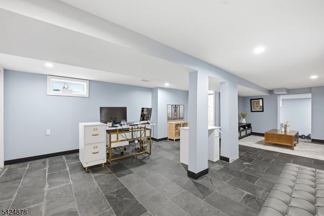 301 Roosevelt Ave, Hasbrouck Heights Boro, NJ 07604