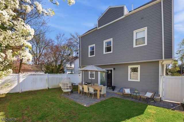 301 Roosevelt Ave, Hasbrouck Heights Boro, NJ 07604