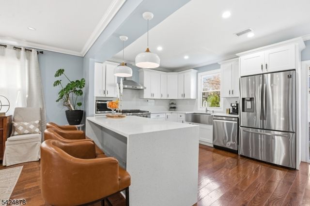 301 Roosevelt Ave, Hasbrouck Heights Boro, NJ 07604