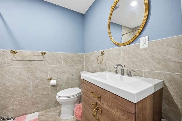 301 Roosevelt Ave, Hasbrouck Heights Boro, NJ 07604