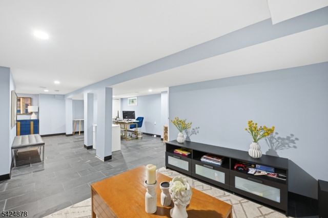 301 Roosevelt Ave, Hasbrouck Heights Boro, NJ 07604
