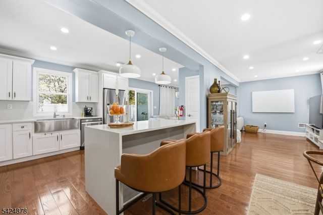 301 Roosevelt Ave, Hasbrouck Heights Boro, NJ 07604
