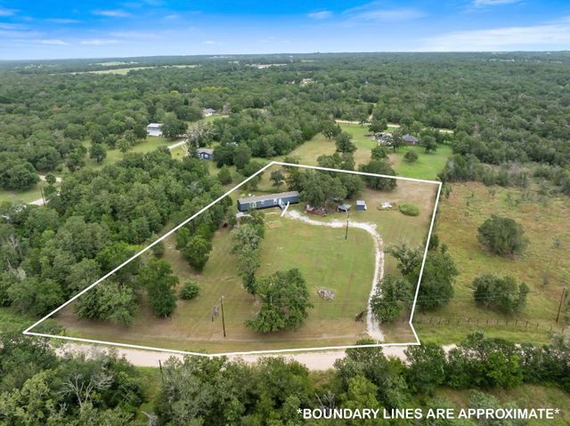 319 Berry Creek Drive, Caldwell, TX 77836