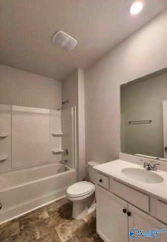 101 NE Canonbury Drive NE, New Market, AL 35761