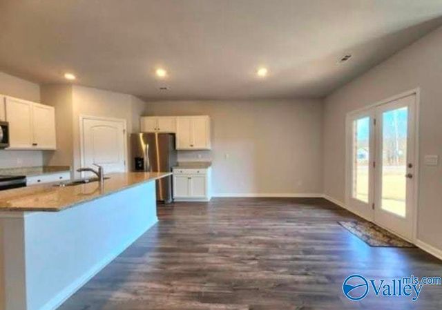 101 NE Canonbury Drive NE, New Market, AL 35761