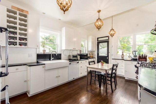 445 Oakland Park Avenue, Columbus, OH 43214