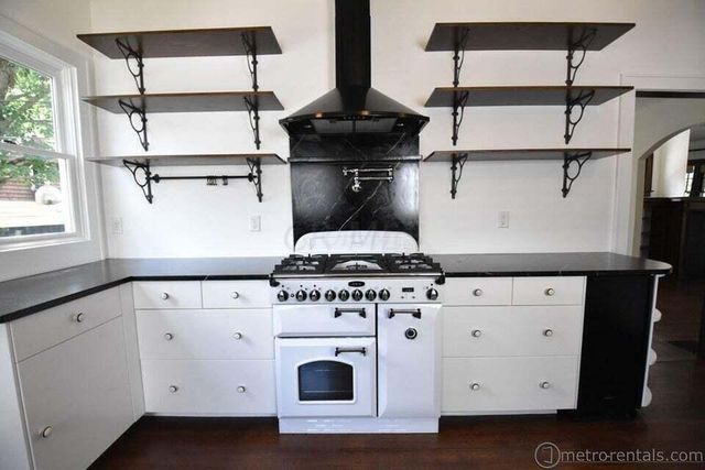 445 Oakland Park Avenue, Columbus, OH 43214