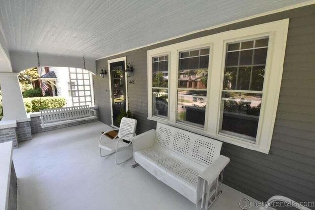 445 Oakland Park Avenue, Columbus, OH 43214