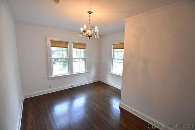 445 Oakland Park Avenue, Columbus, OH 43214