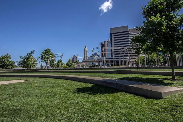 445 Oakland Park Avenue, Columbus, OH 43214