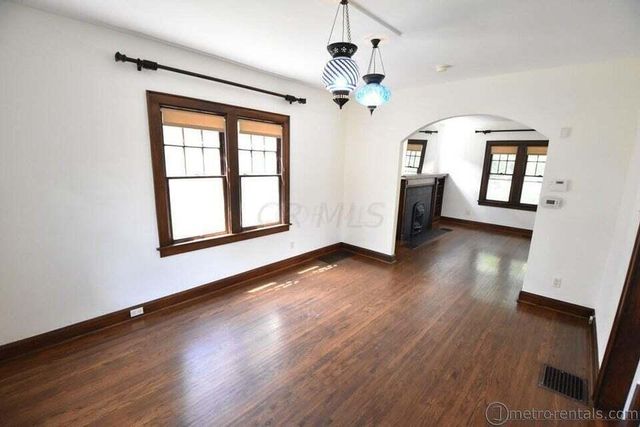 445 Oakland Park Avenue, Columbus, OH 43214