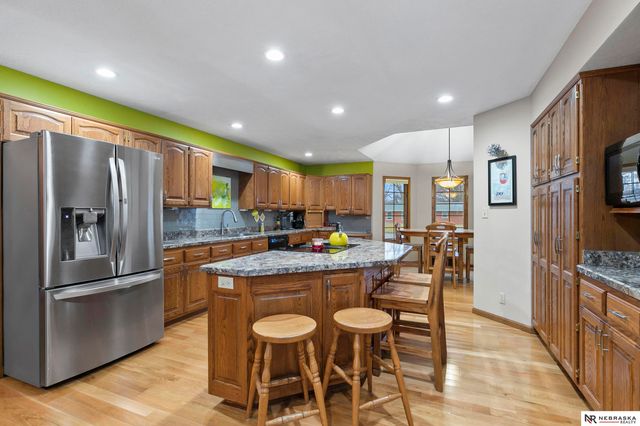 1325 N 8th Street, Seward, NE 68434