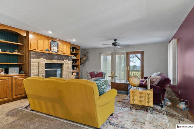 1325 N 8th Street, Seward, NE 68434